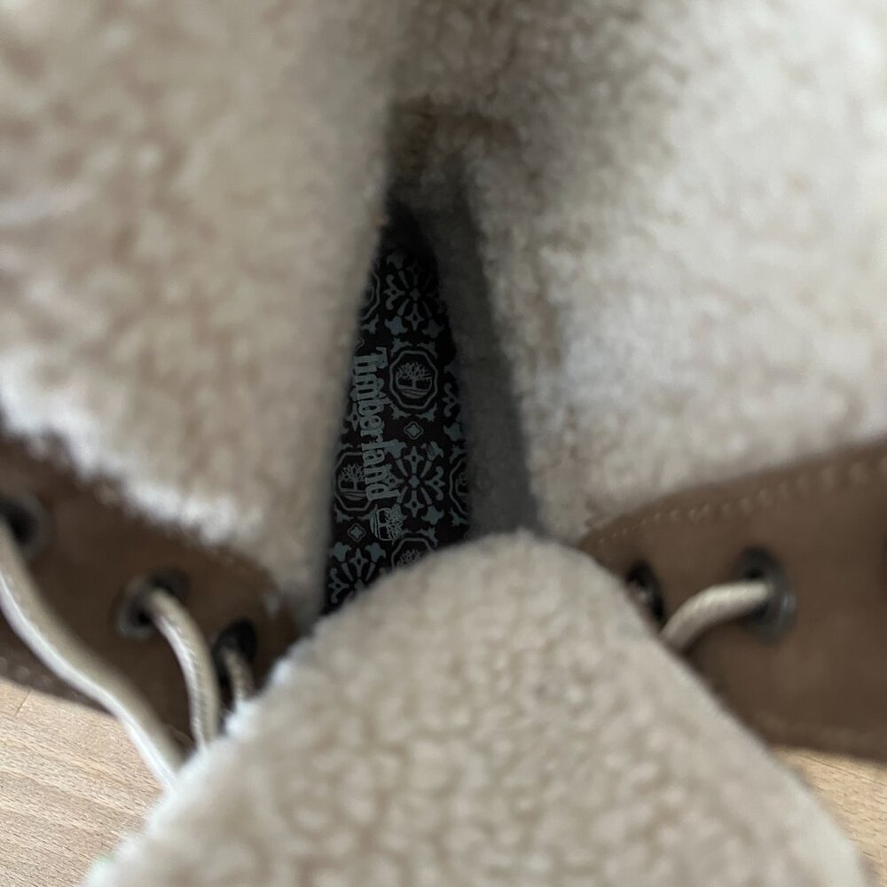 Timberland Boots Fold Down Fleece Lined in Taupe - Picture 4 of 7